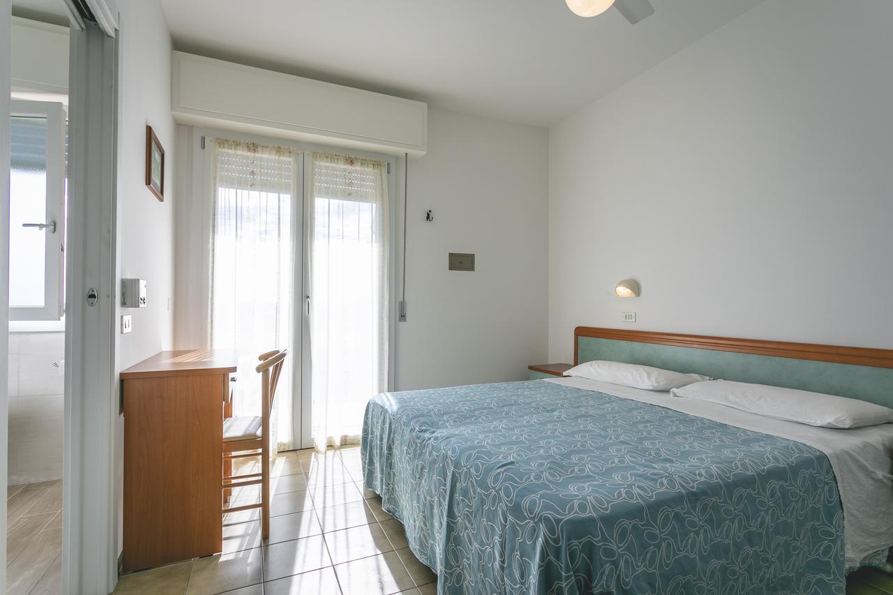 Hotel Del Falco Cervia Exterior photo