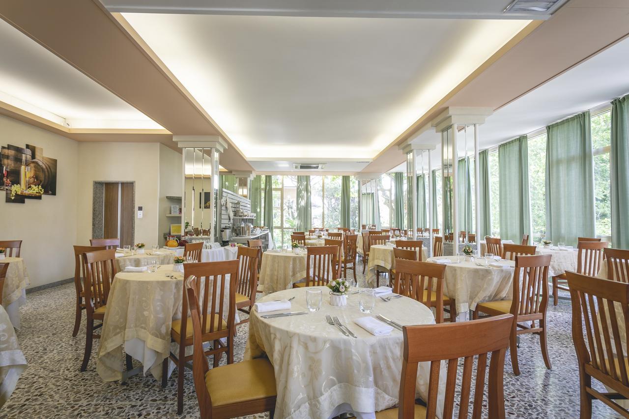 Hotel Del Falco Cervia Exterior photo